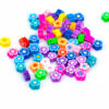 10-adet-karisik-renkli-cicek-figurlu-polimer-fimo-boncuk-polimer-kil-boncuk-1-kalite-s154-polimer-boncuk-cesitleri-yf-hobi-1198-26-B.jpg FİMO BONCUK PAPATYA DESENLİ (20 adet)