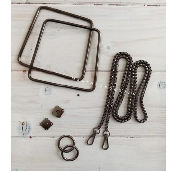 KARELİ METAL ÇANTA SET