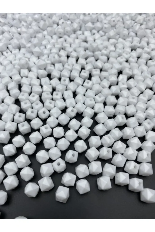 beyaz-kup.webp KÜP MODEL ÇANTA BONCUK BEYAZ 10MM