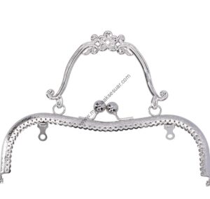 KENAR DELİKLİ BURS 21*16 CM