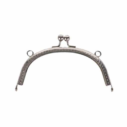 metal-vintage-canta-bursu-16-cm-gumus-renk-510x510-1.jpg Oval Delikli Vintage Metal Çanta Bursu 16.5 CM Gümüş